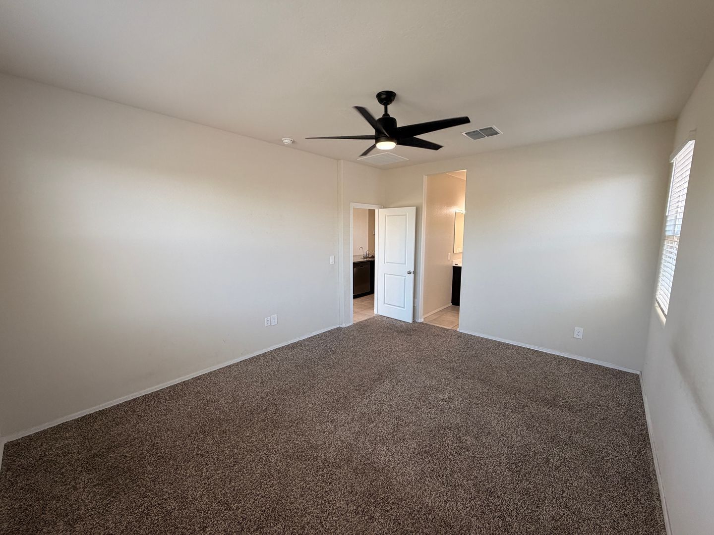 Wonderful Home in Rio Rancho Estates (3 bedroom/2 bathroom) ready for immediate move-in property image