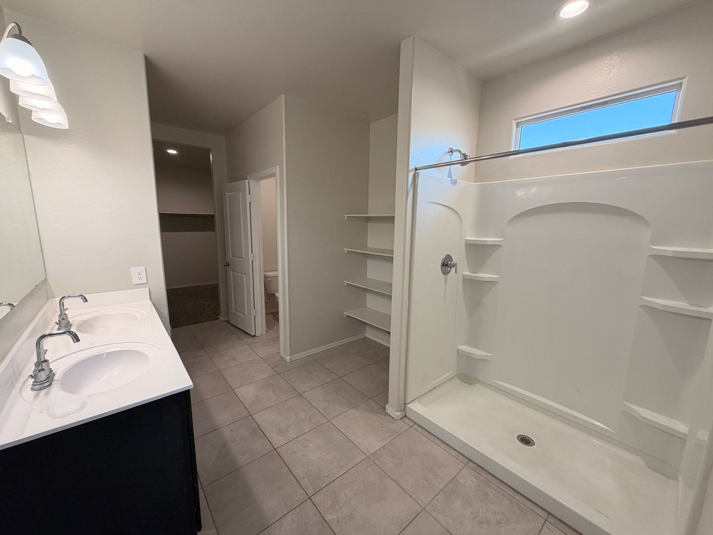 Wonderful Home in Rio Rancho Estates (3 bedroom/2 bathroom) ready for immediate move-in property image
