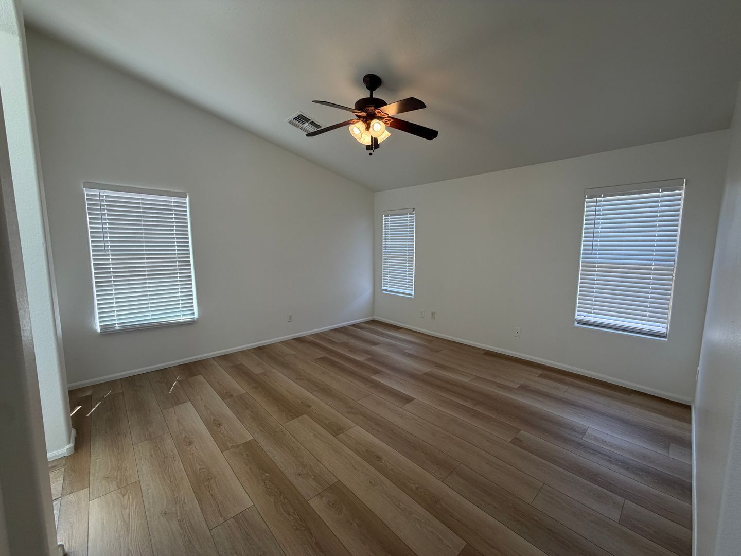 Move-In Ready 3-Bed, 2-Bath Home in Goodyear property image