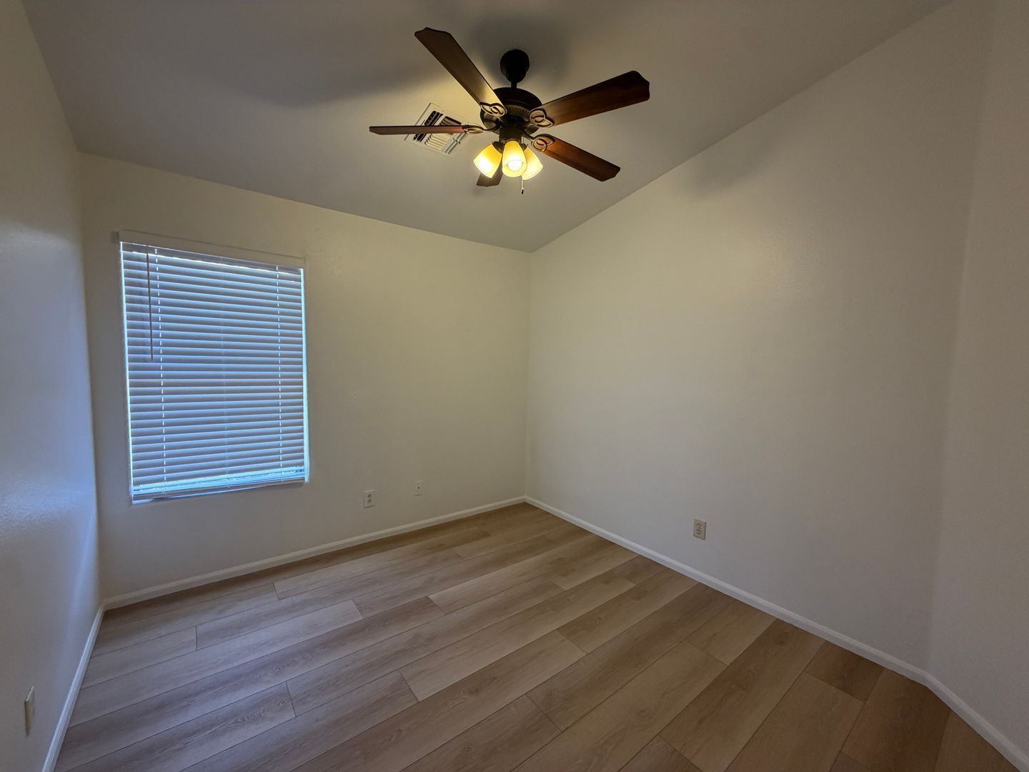 Move-In Ready 3-Bed, 2-Bath Home in Goodyear property image