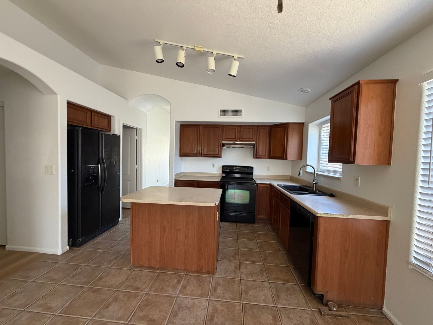 Move-In Ready 3-Bed, 2-Bath Home in Goodyear property image