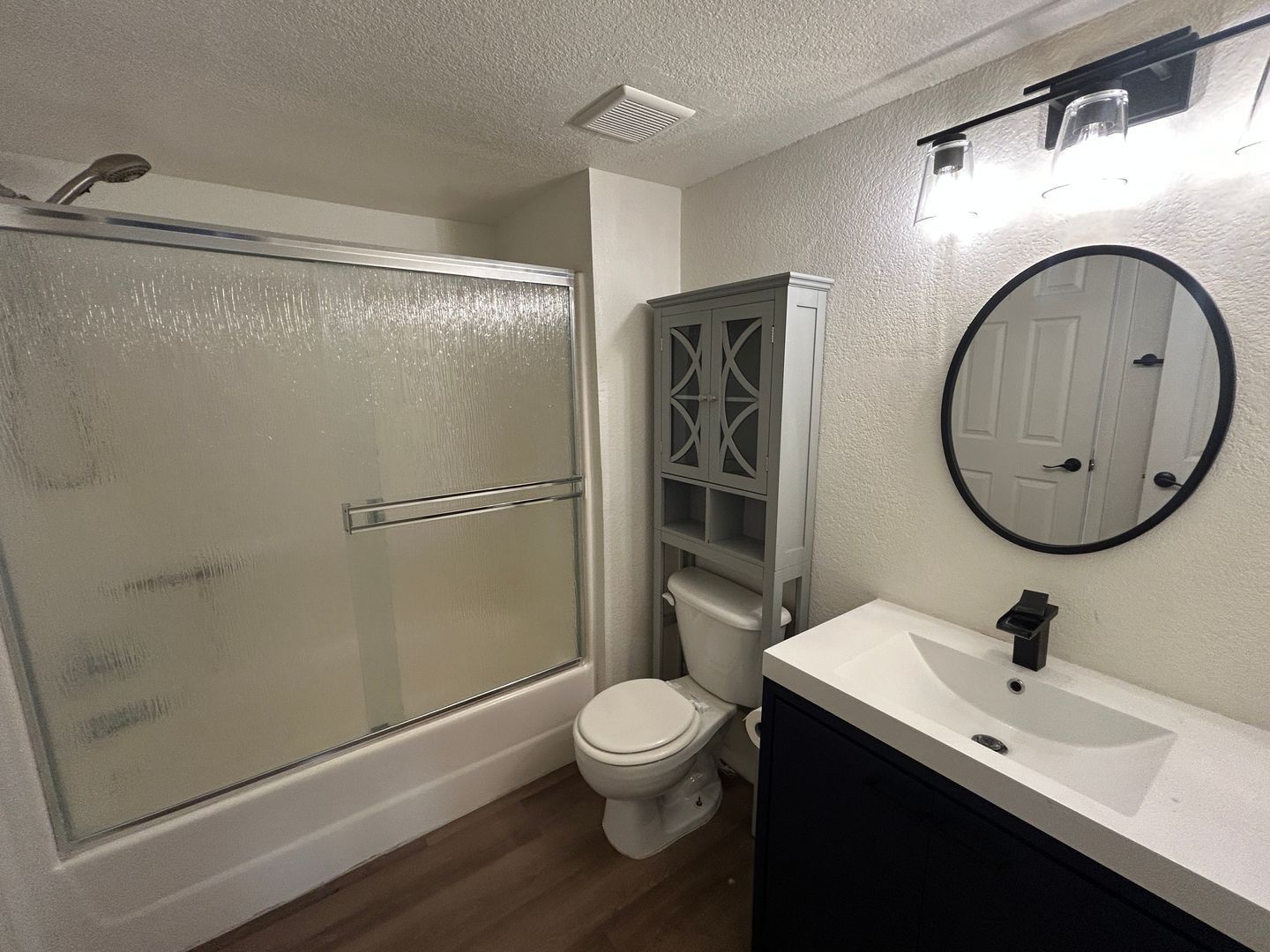 Updated 1 bedroom/1 bathroom townhome in Glendale ready for move-in property image