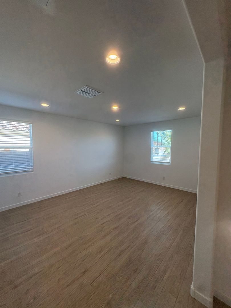 Brand New Litchfield Park Home - 4 Bed /3 bath, ready for immediate move-in! property image