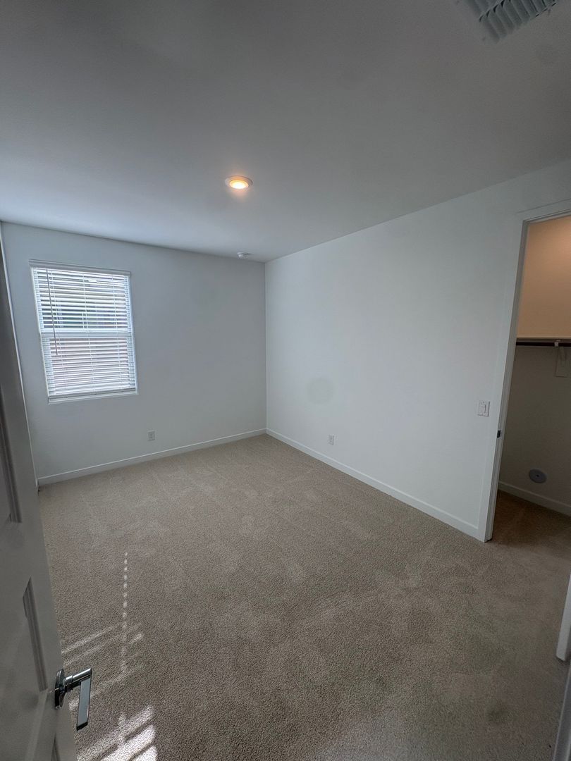 Brand New Litchfield Park Home - 4 Bed /3 bath, ready for immediate move-in! property image