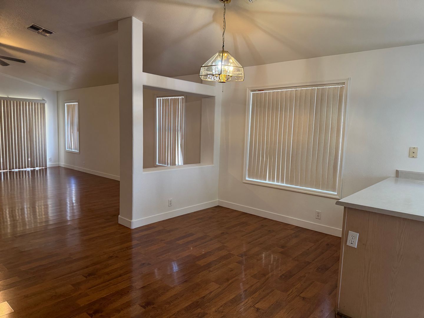 Beautiful 3 Bedroom, 2 Bathroom Home for Rent in Peoria ready for immediate Move in! property image