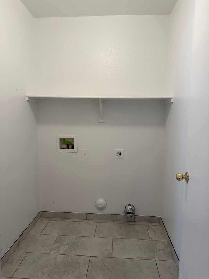 Beautiful 3 Bedroom, 2 Bathroom Home for Rent in Peoria ready for immediate Move in! property image