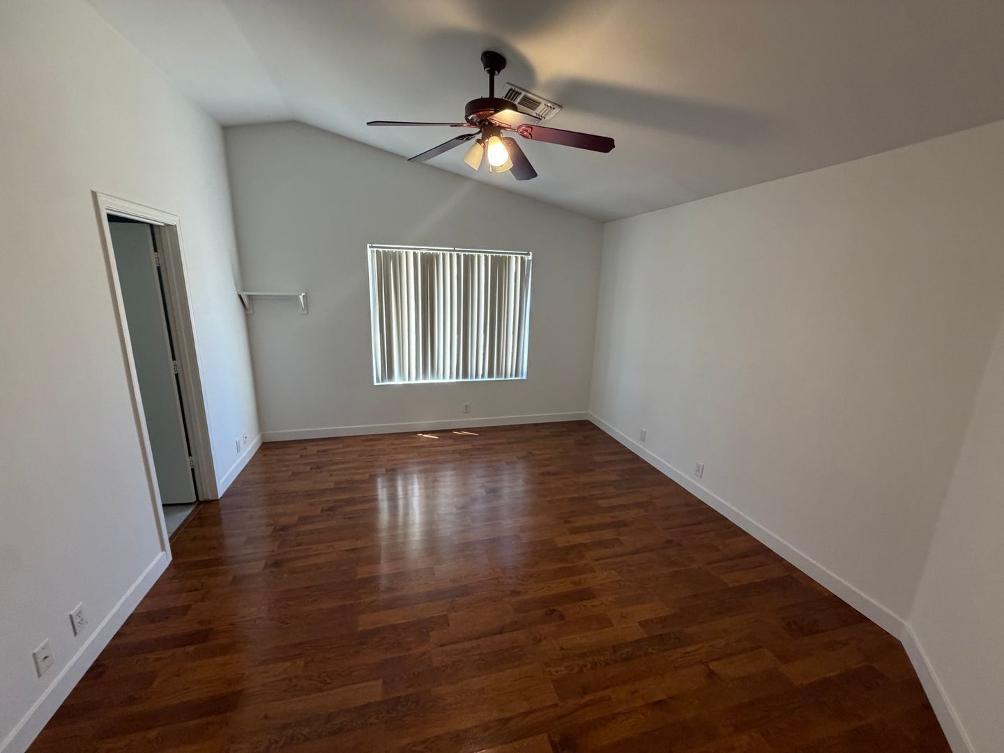 Beautiful 3 Bedroom, 2 Bathroom Home for Rent in Peoria ready for immediate Move in! property image