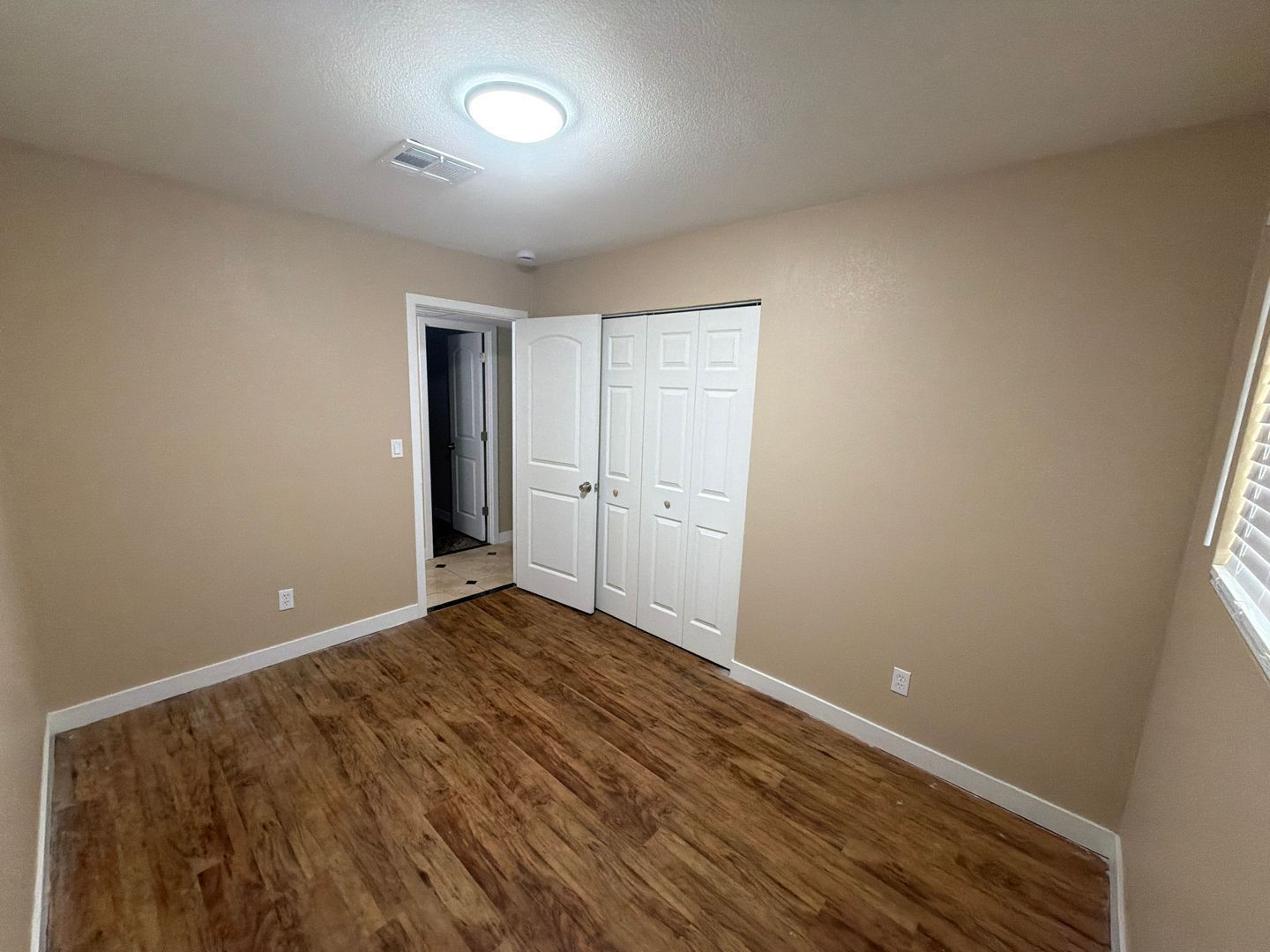 Available Now! Spacious 3-Bedroom Home with Huge Backyard in Phoenix property image