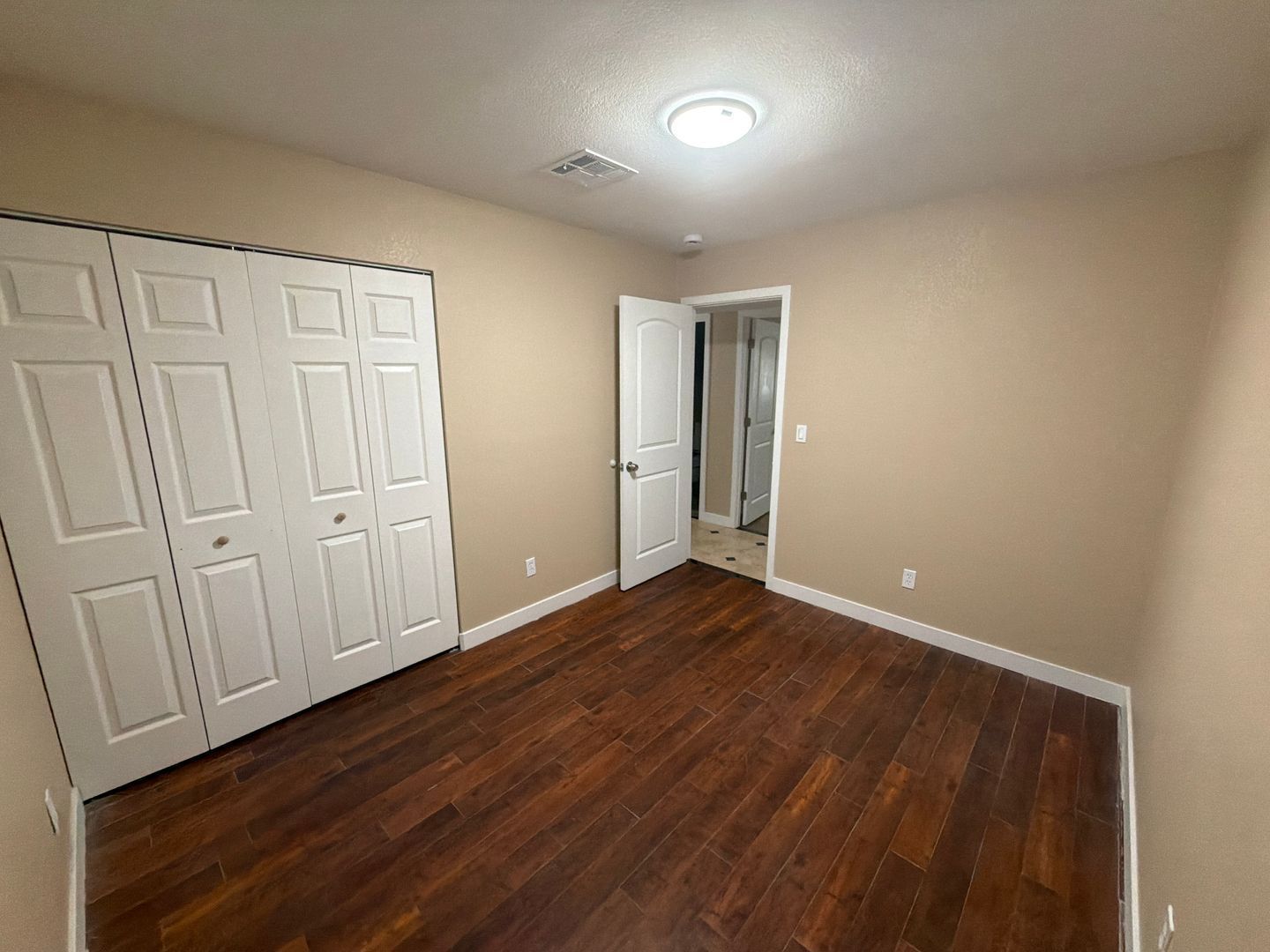 Available Now! Spacious 3-Bedroom Home with Huge Backyard in Phoenix property image