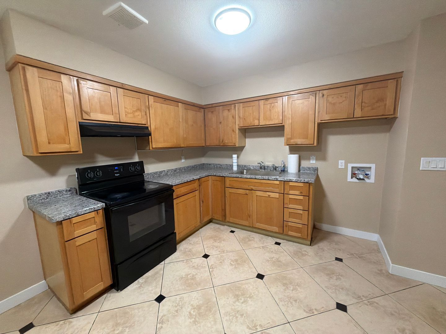 Available Now! Spacious 3-Bedroom Home with Huge Backyard in Phoenix property image