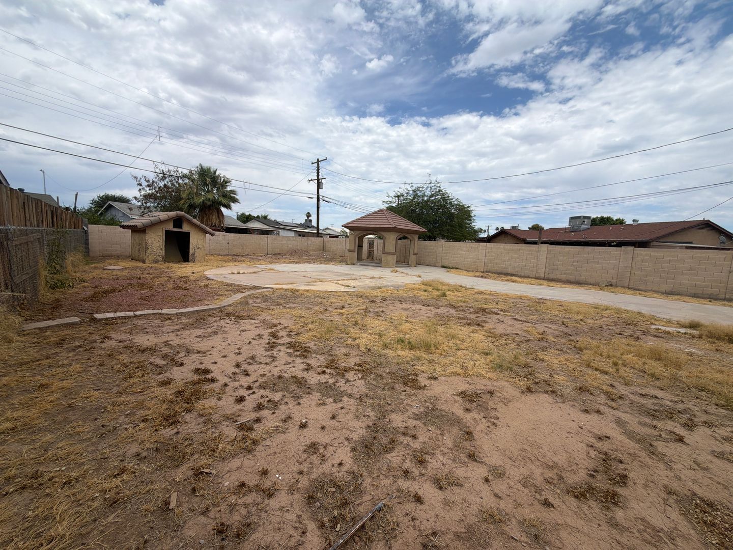 Available Now! Spacious 3-Bedroom Home with Huge Backyard in Phoenix property image