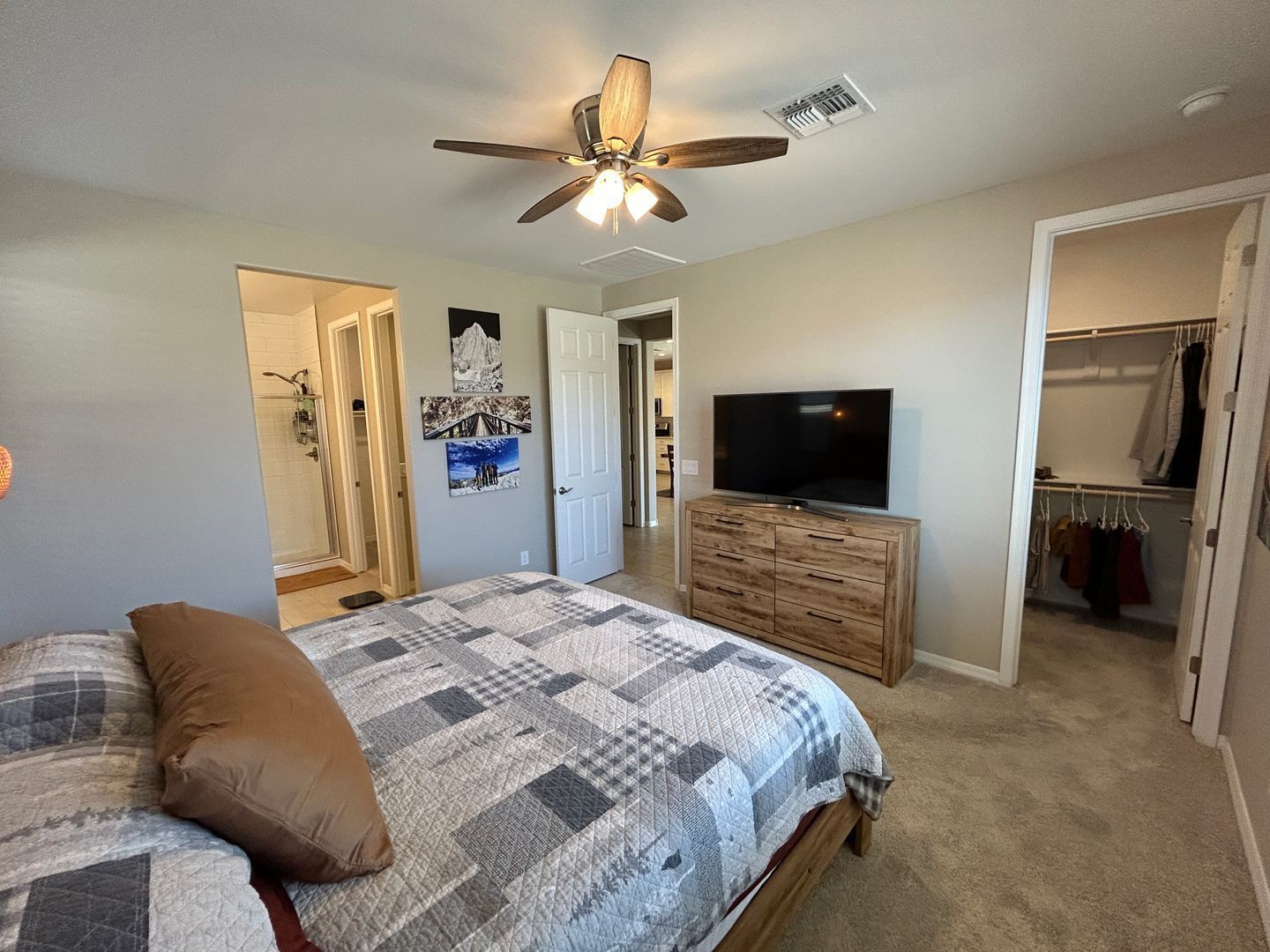 4 bedroom (plus den), 2 bathroom home in Verrado East available for mid-July move-in property image