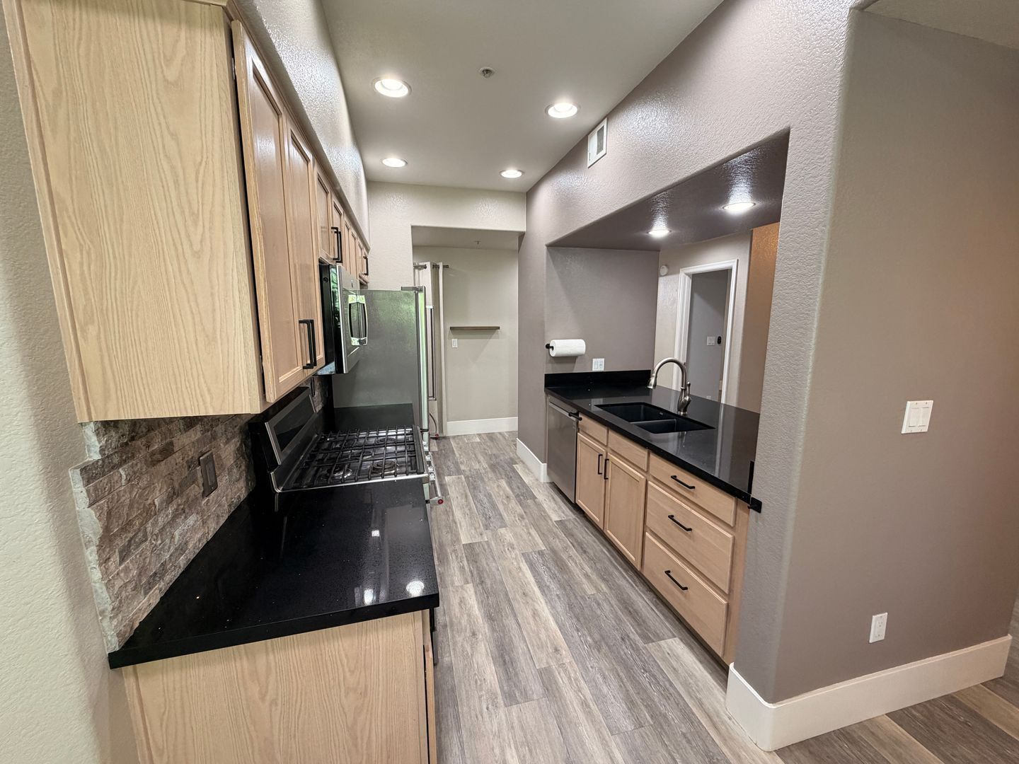 Nicely updated Arrowhead Ranch Townhome ready for immediate move-in property image