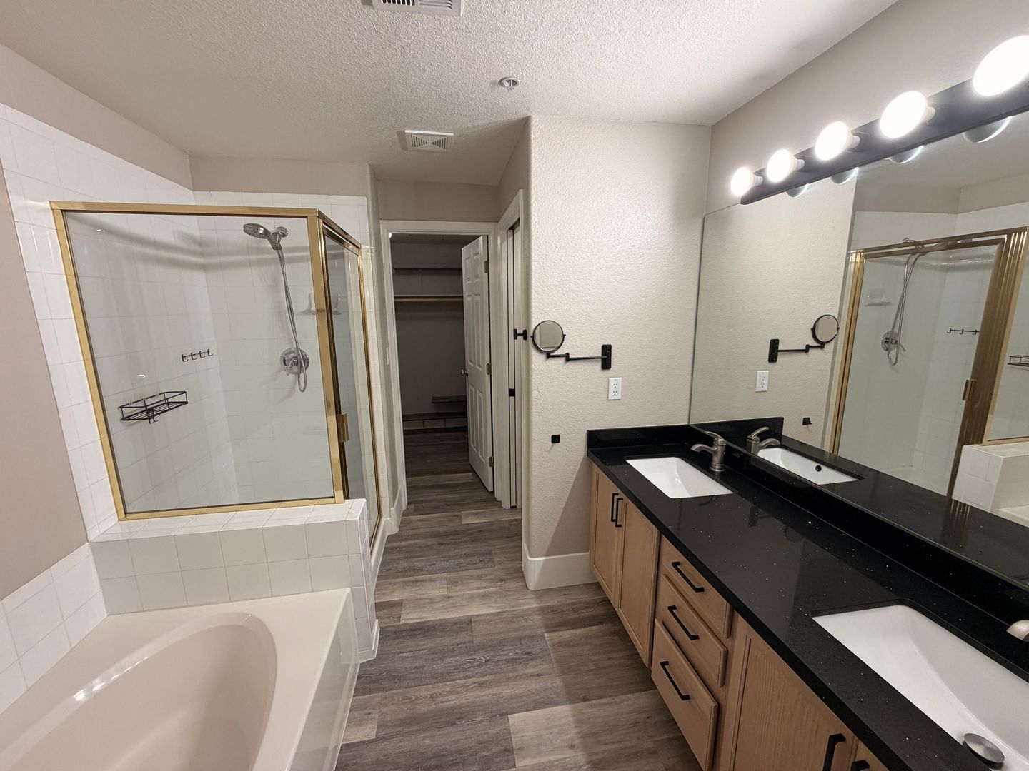 Nicely updated Arrowhead Ranch Townhome ready for immediate move-in property image