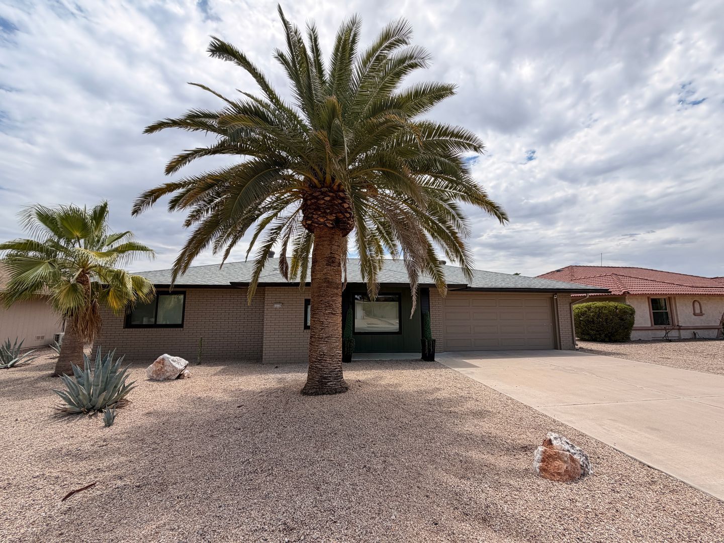 Remodeled Sun City West Home (2 bedrooms/3 bathrooms) ready for immediate move-in property image