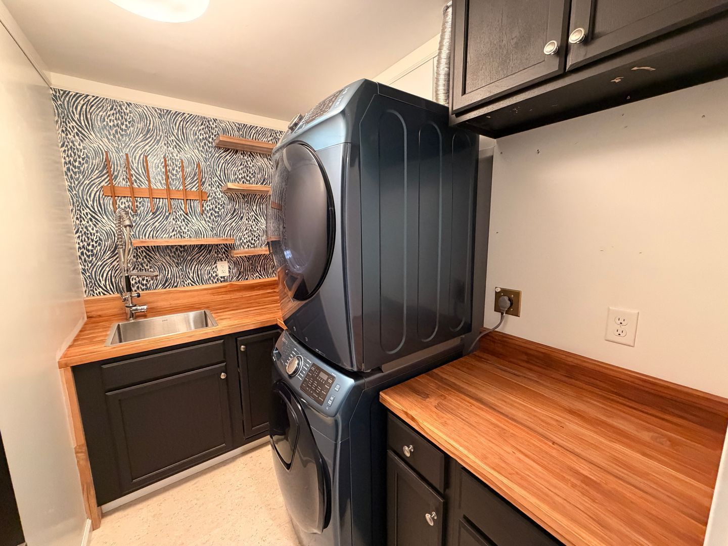 Remodeled Sun City West Home (2 bedrooms/3 bathrooms) ready for immediate move-in property image