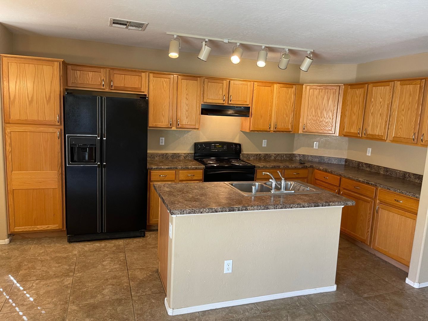 4 bedroom 2 bathroom in Sierra Bella is ready for August move in!! property image
