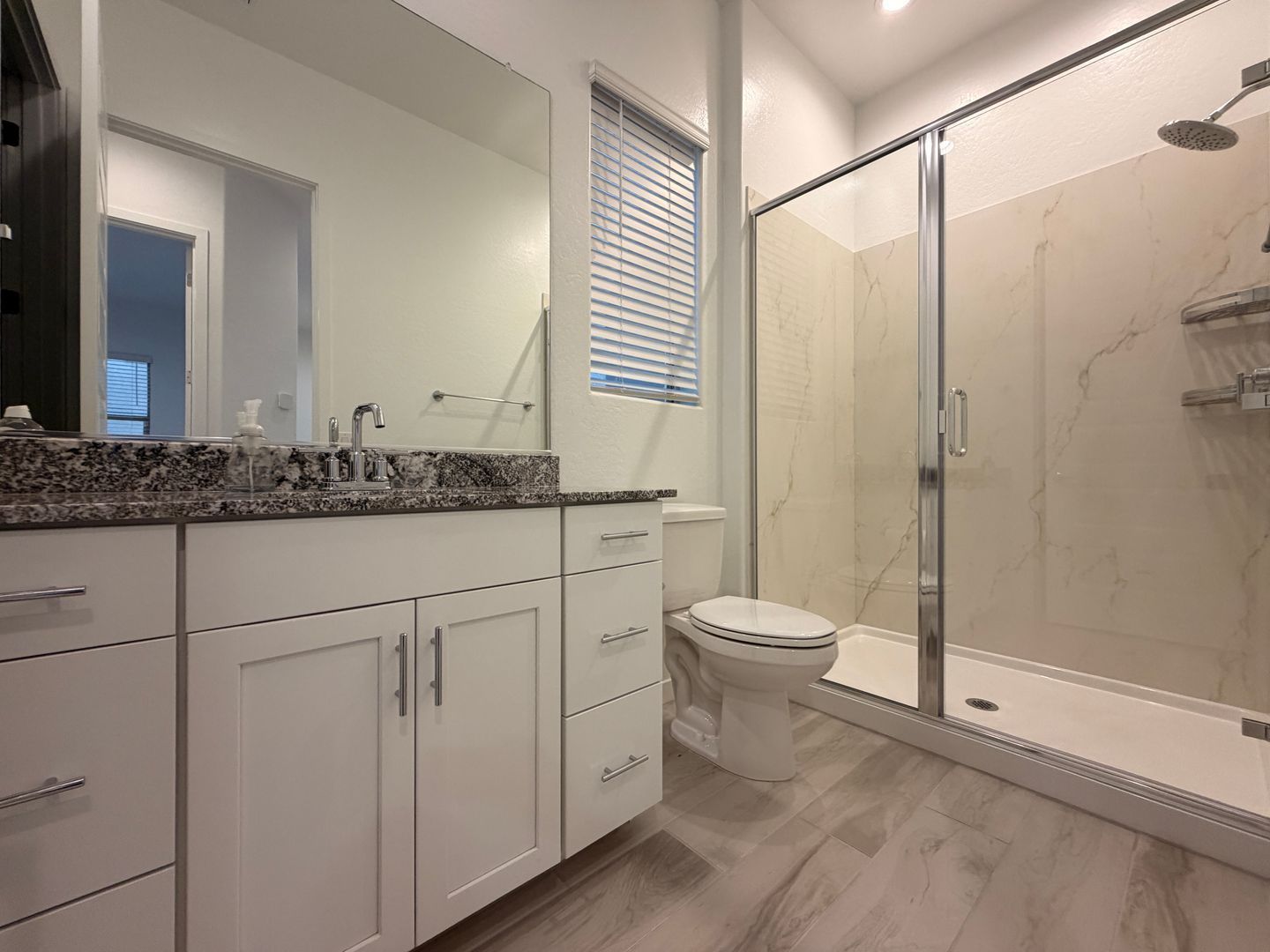 Beautiful 1 bedroom/1 bathroom CASITA available for immediate move-in property image
