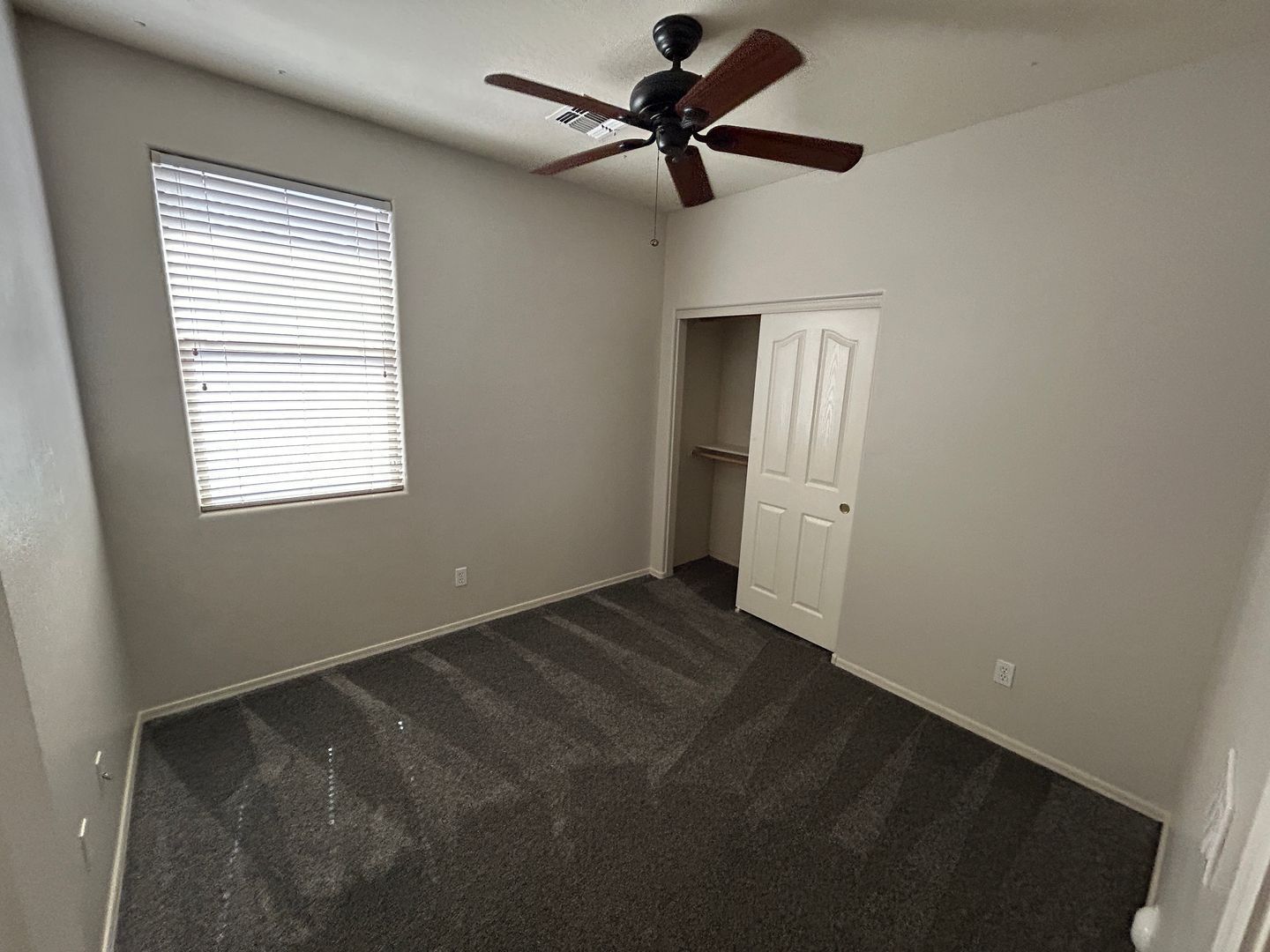 Fantastic 4 bedroom / 3 bathroom home in Bell West Ranch !! property image