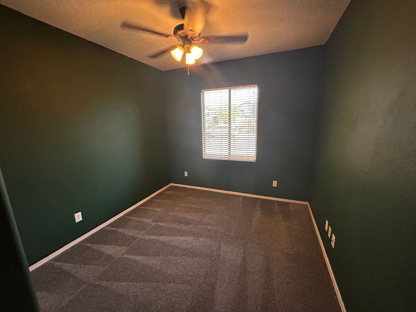 Fantastic 4 bedroom / 3 bathroom home in Bell West Ranch !! property image