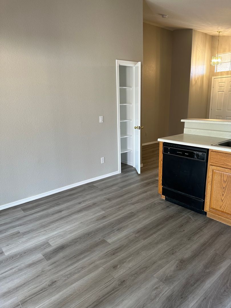 3 bedroom 2 bath home in Countryside- Available for Early September Move In! property image