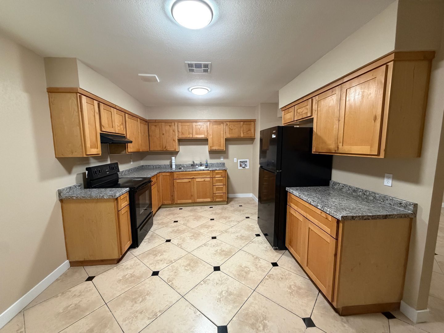 Available Now! Spacious 3-Bedroom Home with Huge Backyard in Phoenix property image