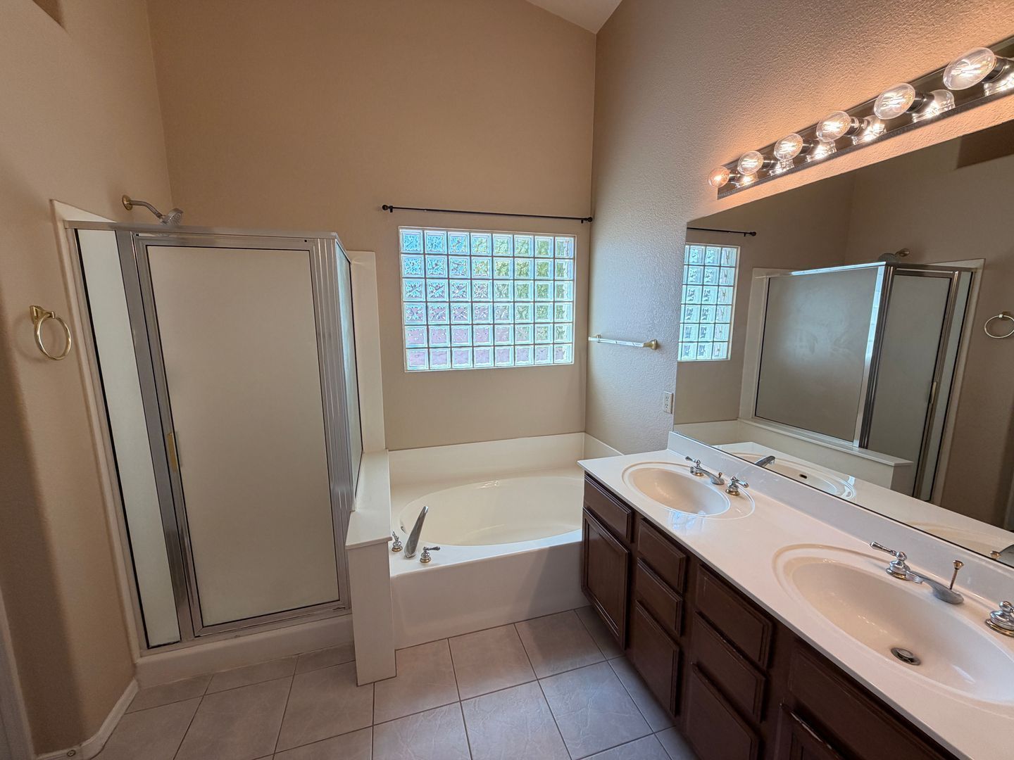 LOCATION LOCATION !!  3 bedroom 2 bath home in Chandler(Ocotillo) with pool ready for immediate move-in property image