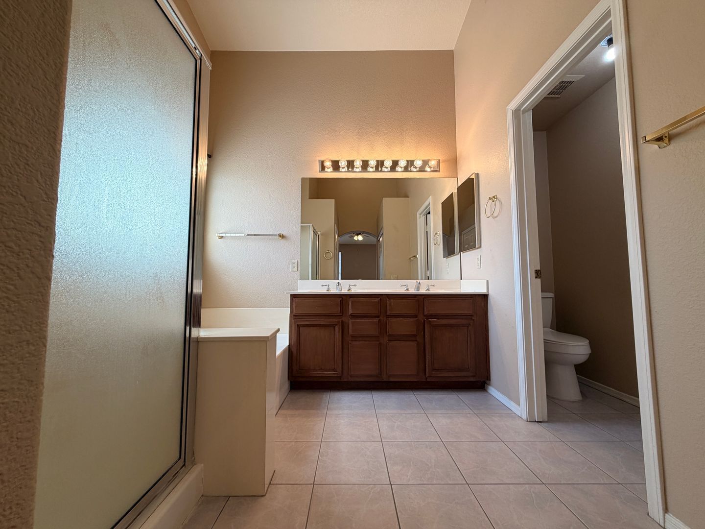 LOCATION LOCATION !!  3 bedroom 2 bath home in Chandler(Ocotillo) with pool ready for immediate move-in property image