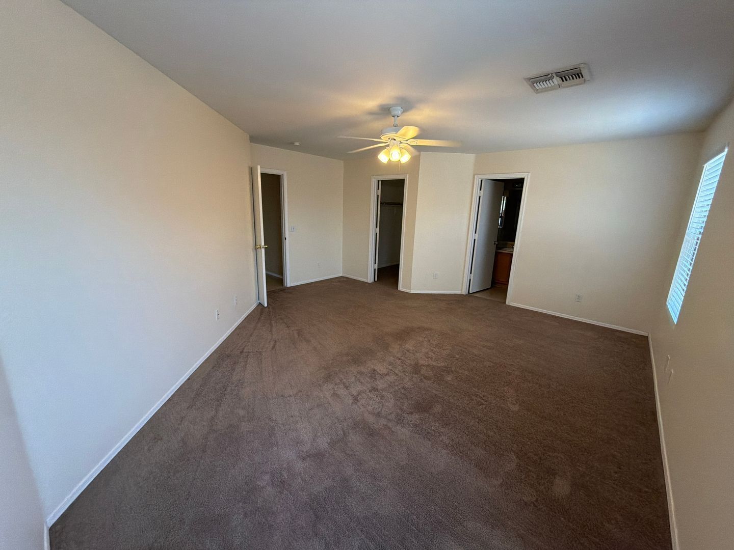 4 bedroom 2 bath home in West Point is available for an early July move in! property image