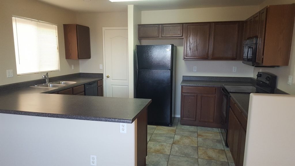 3 bedroom 2.5 bath home with a den in Capistrano North- Available early September. property image