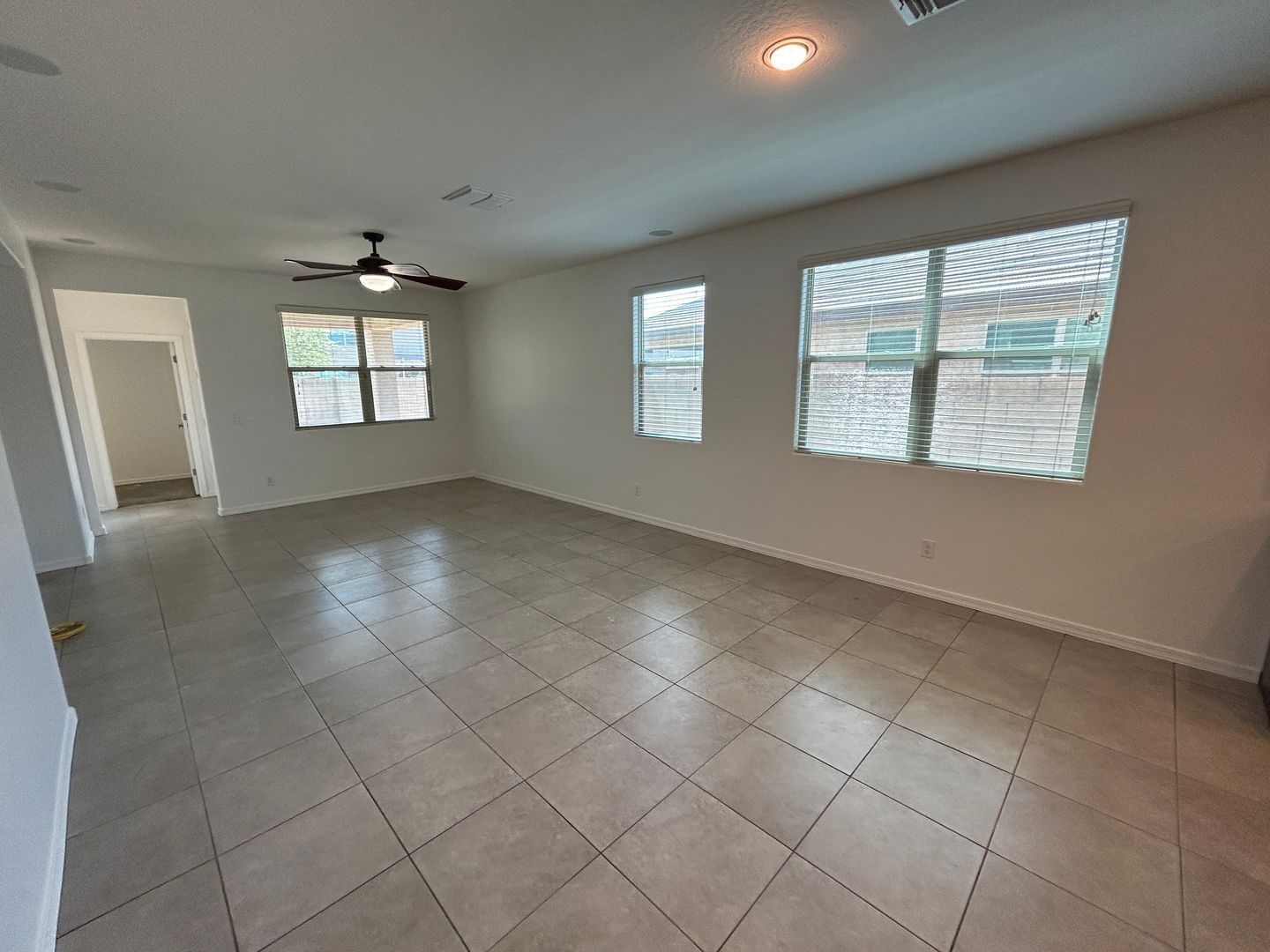 3 bedroom plus den / 2 bathroom home in Country Place available for mid September move-in !! property image
