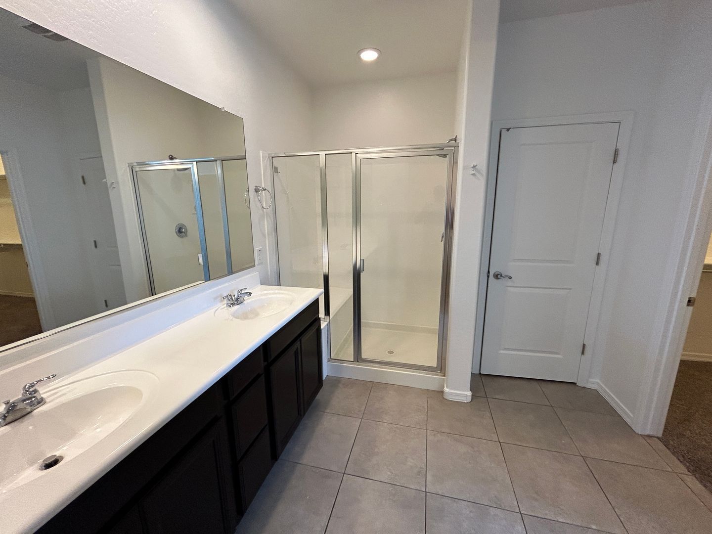 3 bedroom plus den / 2 bathroom home in Country Place available for mid September move-in !! property image