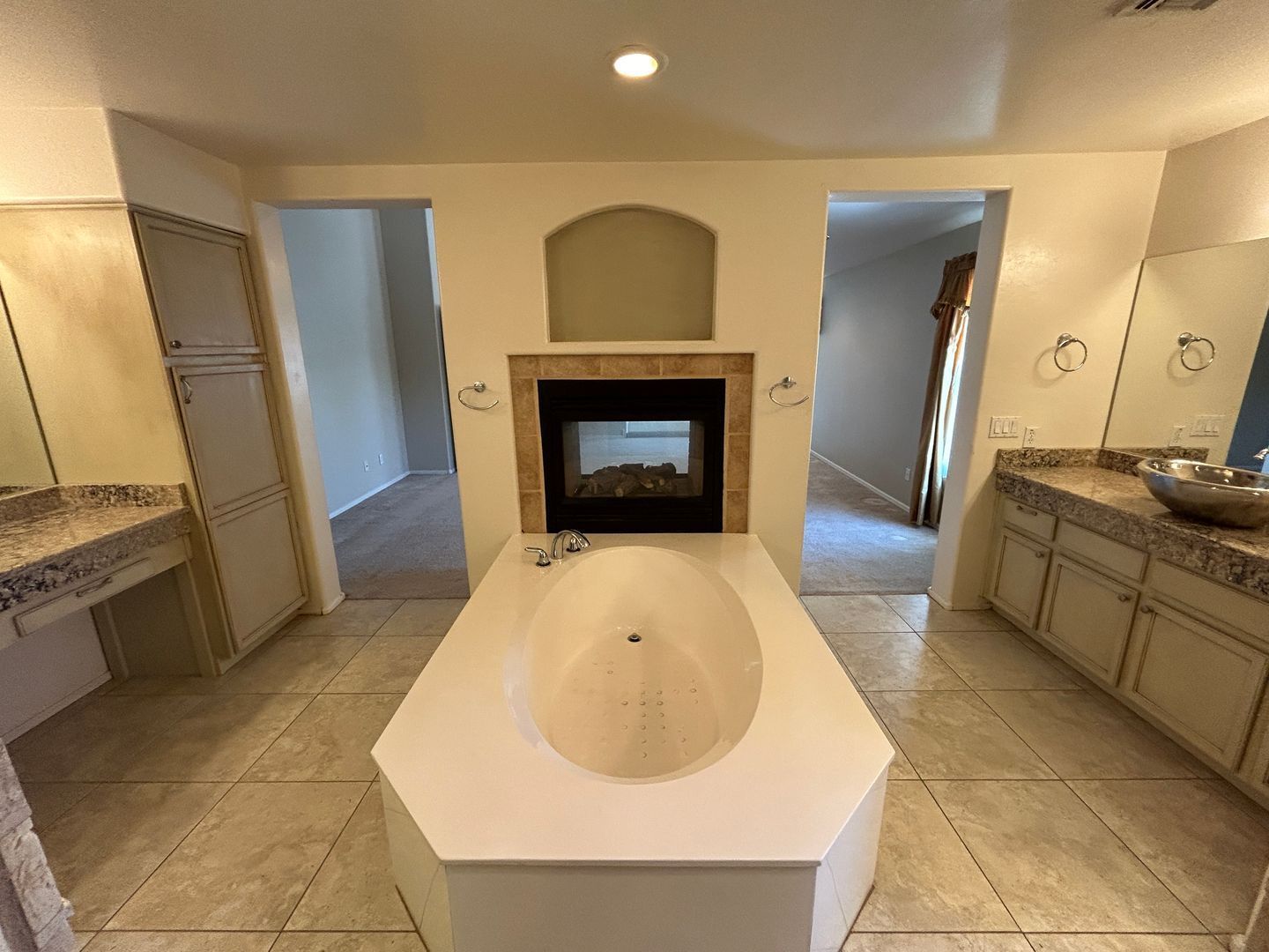 Beautiful 5 bedroom / 3.5 bathroom home in gated community in Litchfield Park - Early September Move in !! property image