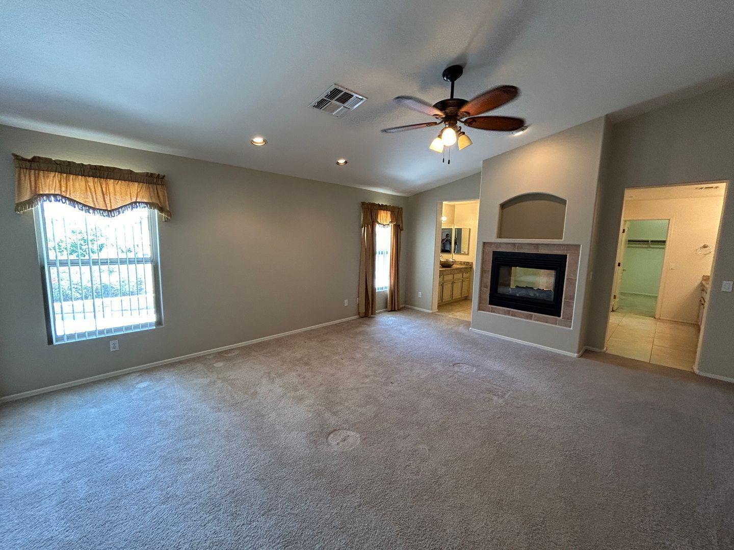 Beautiful 5 bedroom / 3.5 bathroom home in gated community in Litchfield Park - Early September Move in !! property image