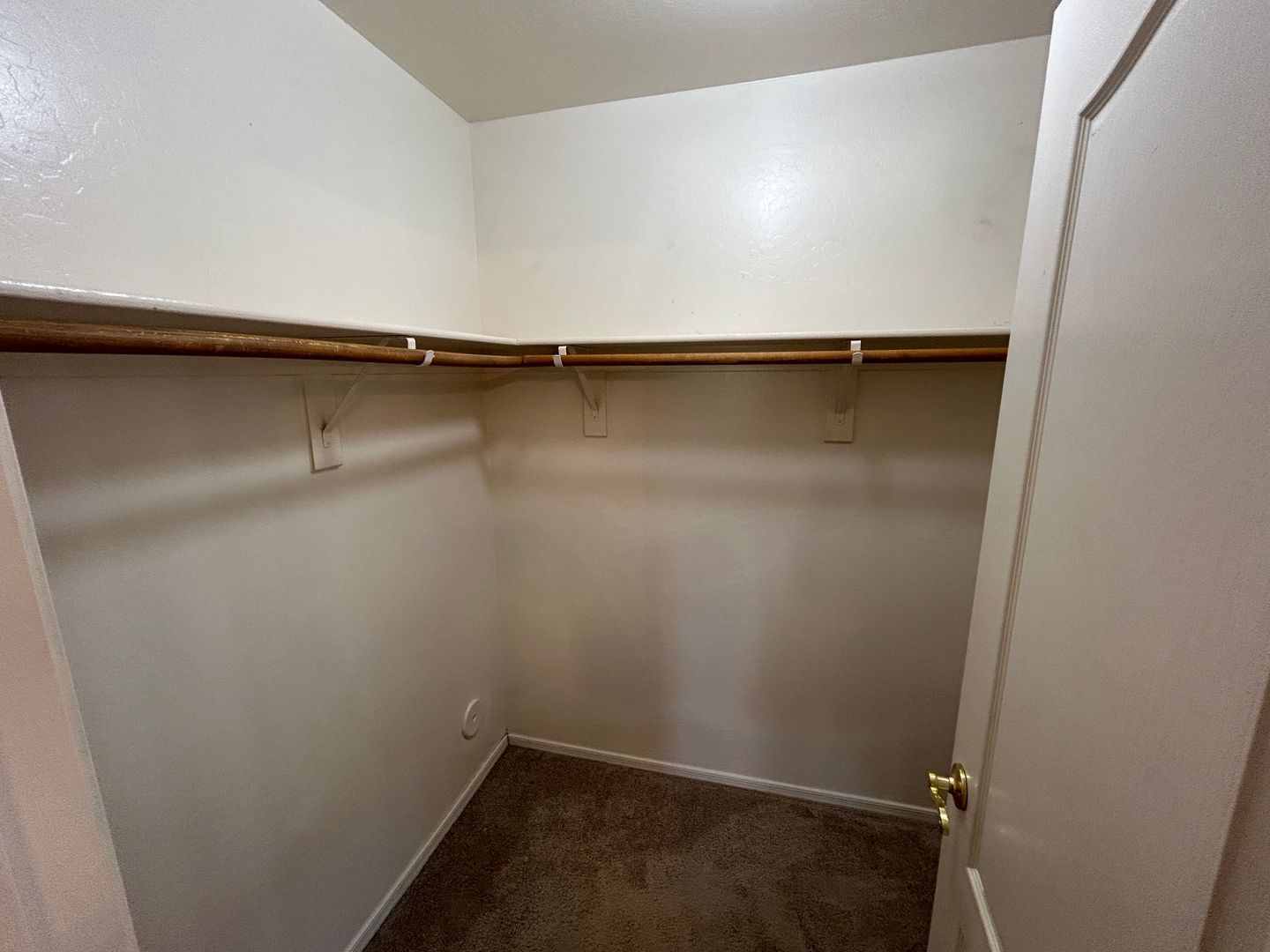 Beautiful 5 bedroom / 3.5 bathroom home in gated community in Litchfield Park - Early September Move in !! property image
