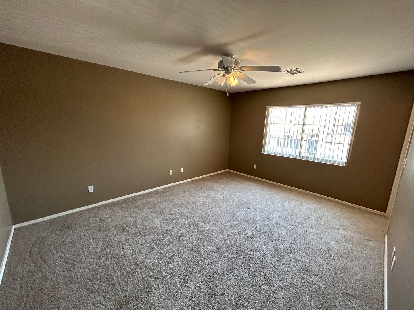 Beautiful 5 bedroom / 3.5 bathroom home in gated community in Litchfield Park - Early September Move in !! property image
