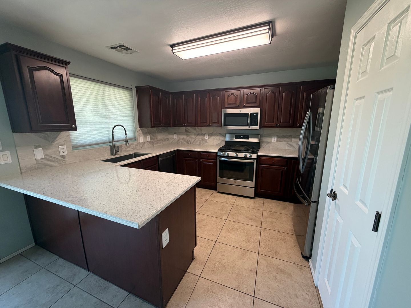 Unfurnished Charming 3-Bedroom Home in Avondale | Available for an Mid August Move-In! property image
