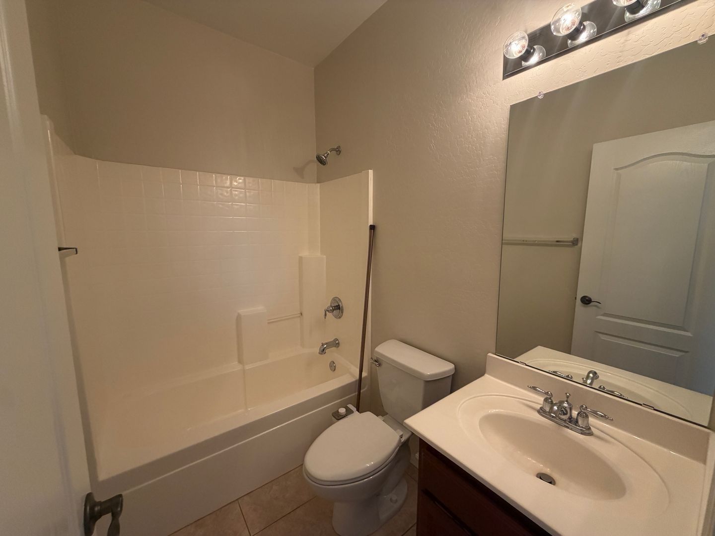 4 Bed 2 Bath in Surprise, With brand New Carpet and Paint- Available Now! property image