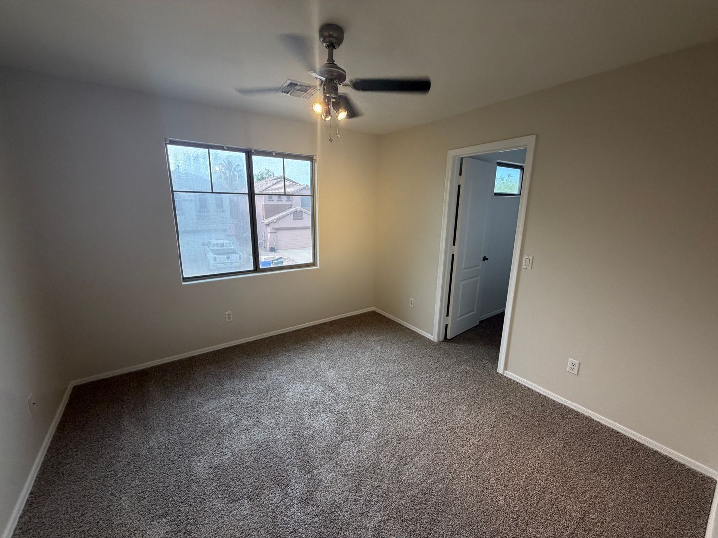 4 Bed 2 Bath in Surprise, With brand New Carpet and Paint- Available Now! property image