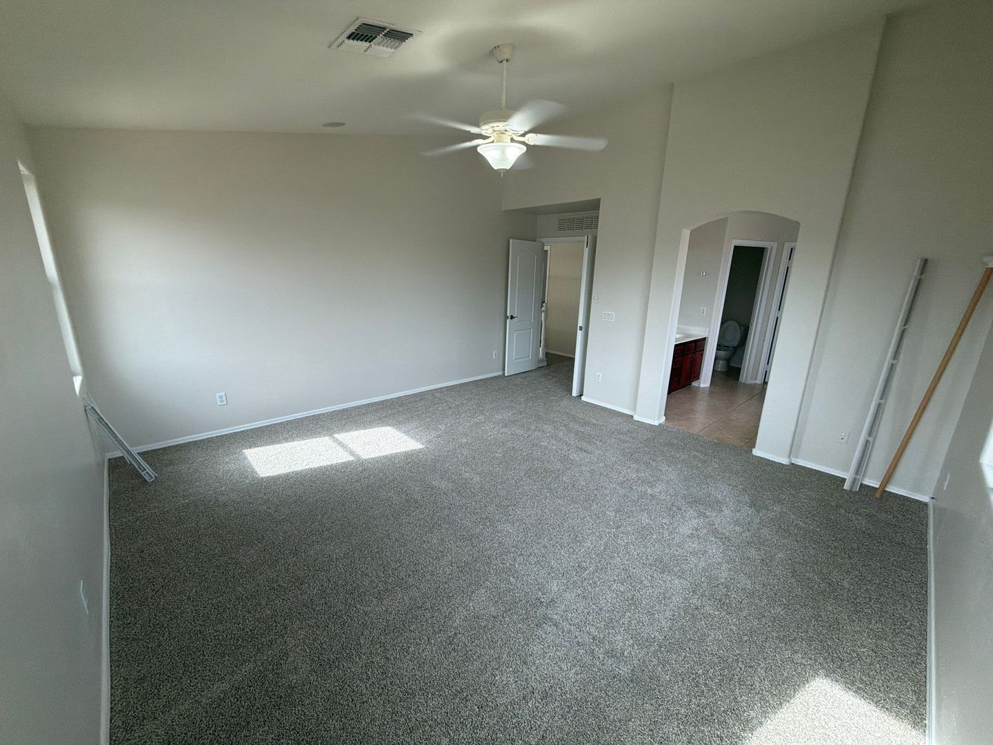 4 Bed 2 Bath in Surprise, With brand New Carpet and Paint- Available Now! property image