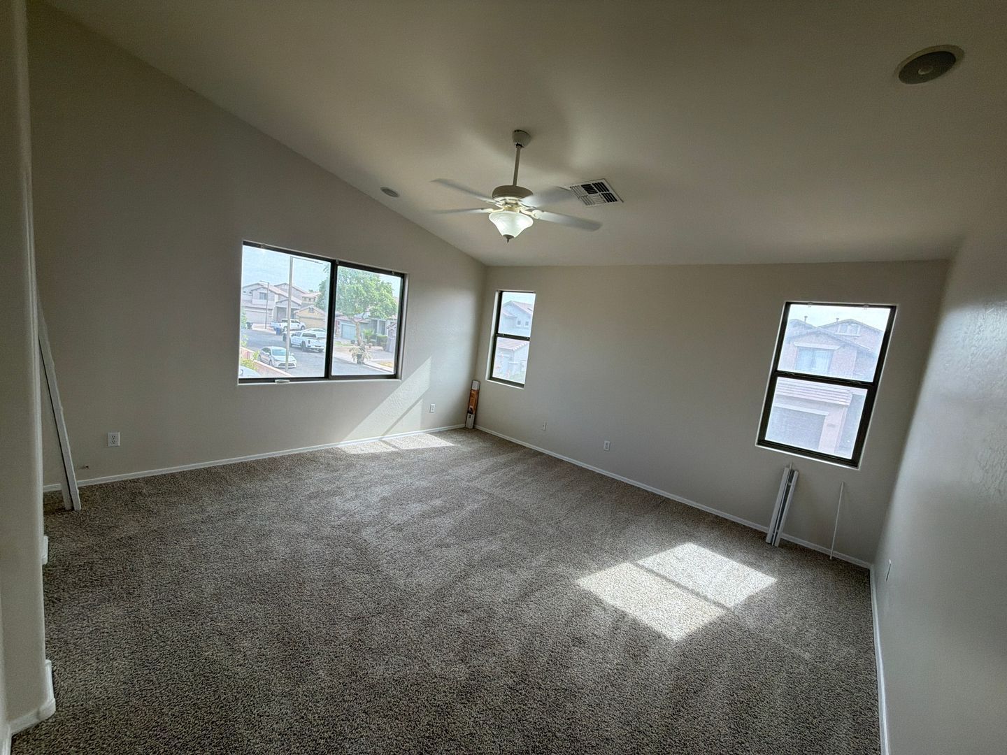 4 Bed 2 Bath in Surprise, With brand New Carpet and Paint- Available Now! property image
