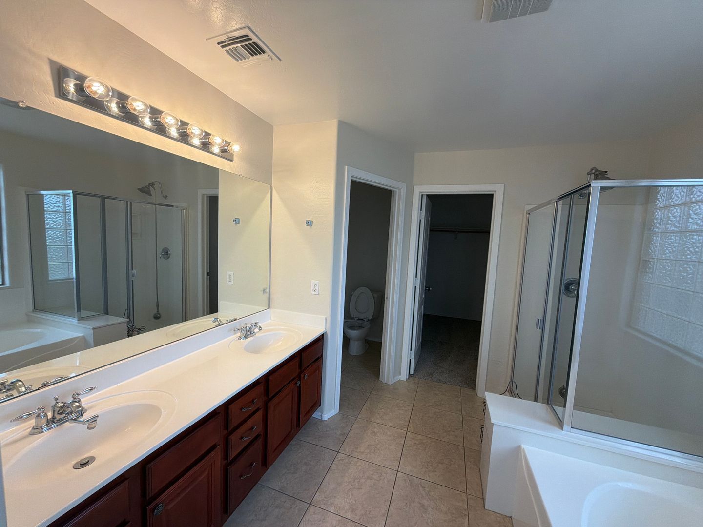4 Bed 2 Bath in Surprise, With brand New Carpet and Paint- Available Now! property image