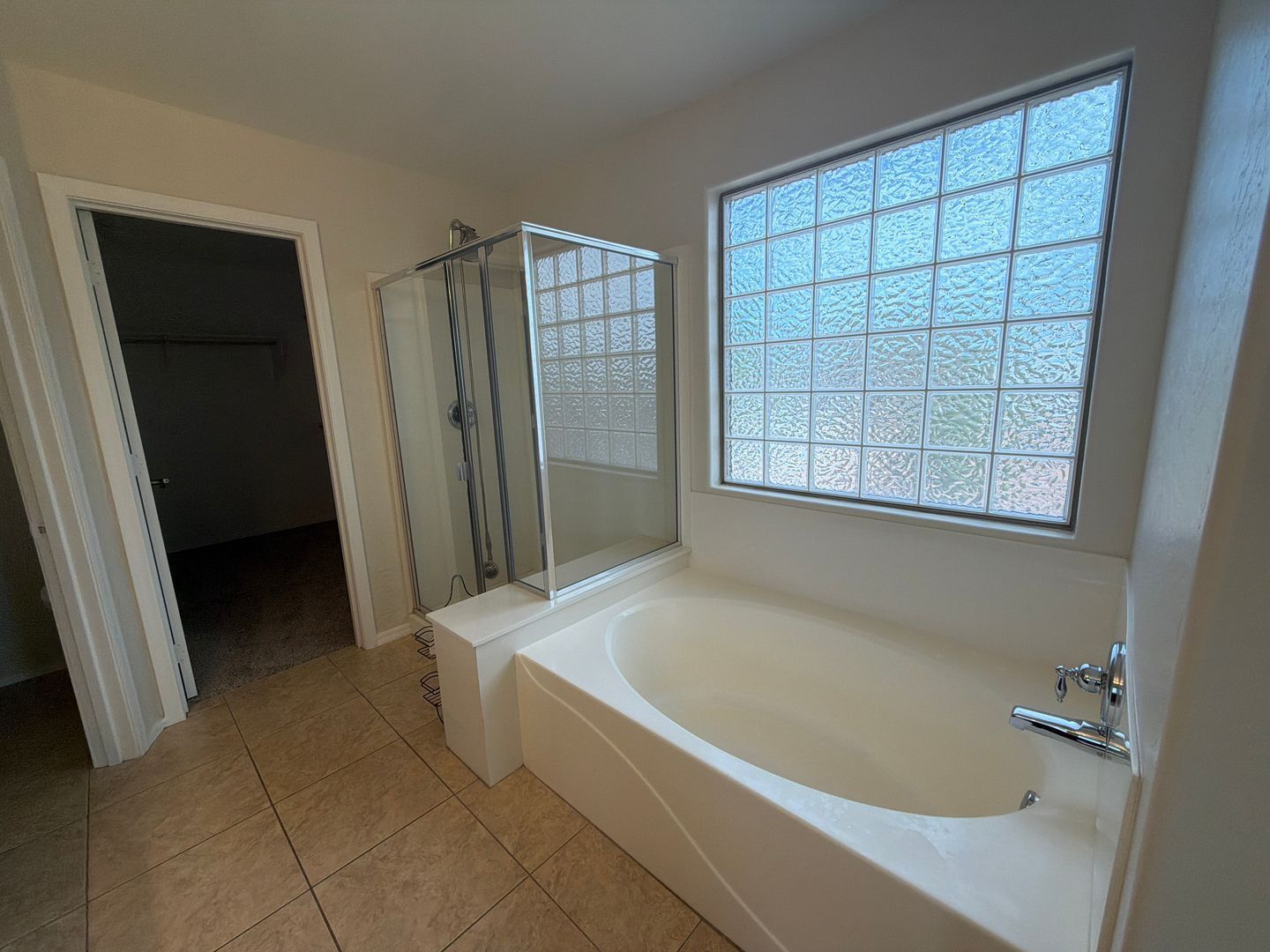 4 Bed 2 Bath in Surprise, With brand New Carpet and Paint- Available Now! property image