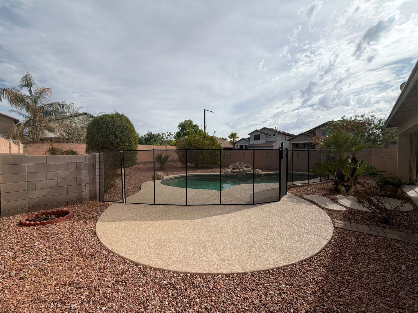 4 Bed 2 Bath in Surprise, With brand New Carpet and Paint- Available Now! property image