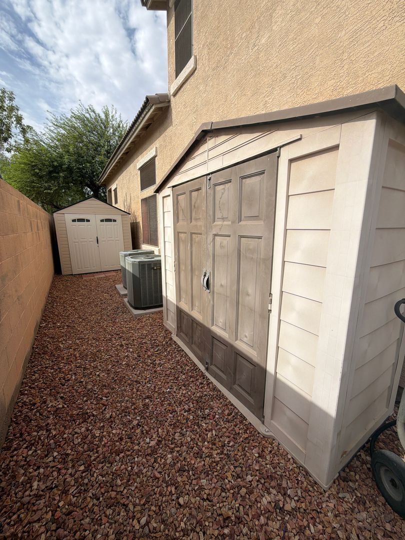 4 Bed 2 Bath in Surprise, With brand New Carpet and Paint- Available Now! property image