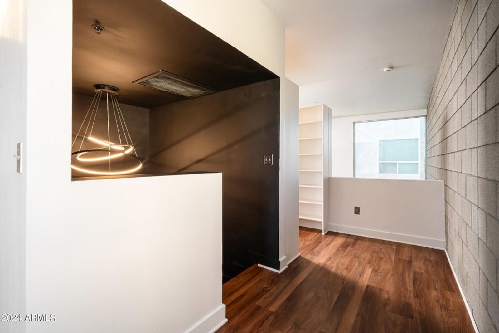 Incredible townhouse in downtown Phoenix ready for immediate move-in !! property image