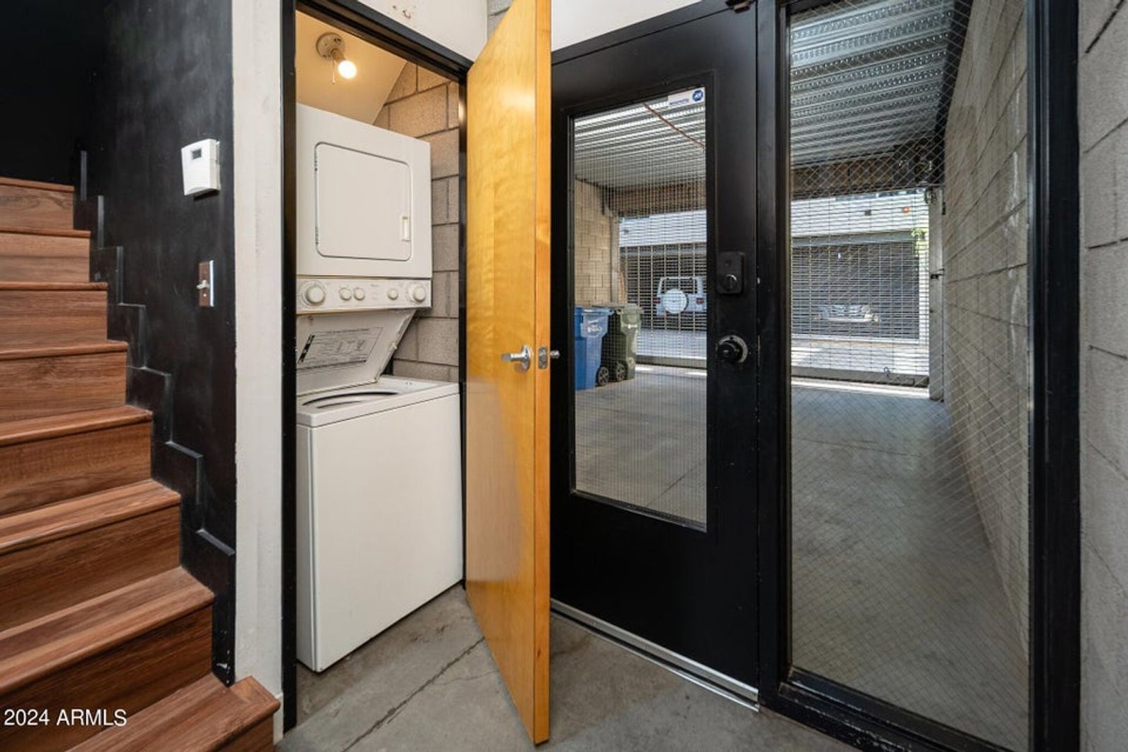 Incredible townhouse in downtown Phoenix ready for immediate move-in !! property image