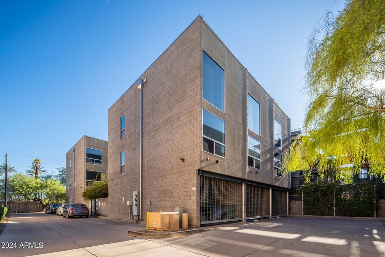 Incredible townhouse in downtown Phoenix ready for immediate move-in !! property image