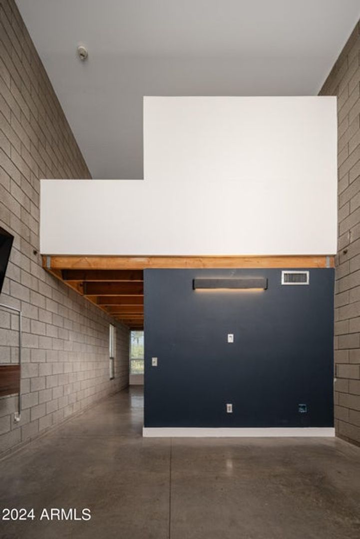 Incredible townhouse in downtown Phoenix ready for immediate move-in !! property image