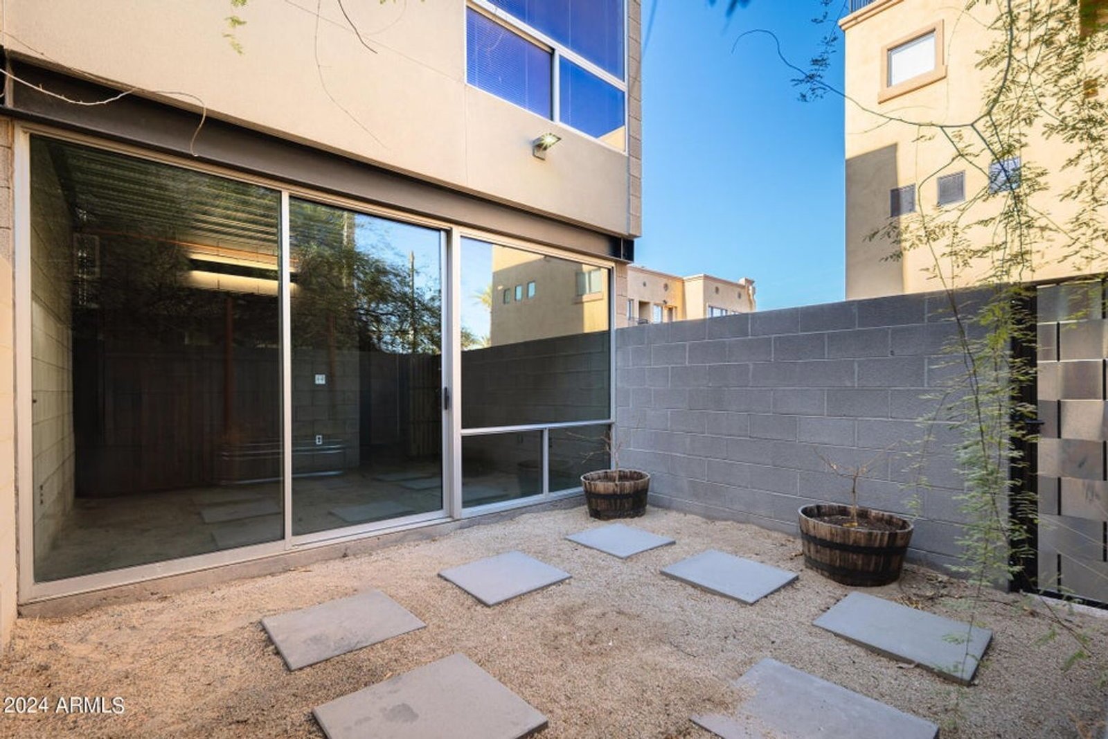Incredible townhouse in downtown Phoenix ready for immediate move-in !! property image